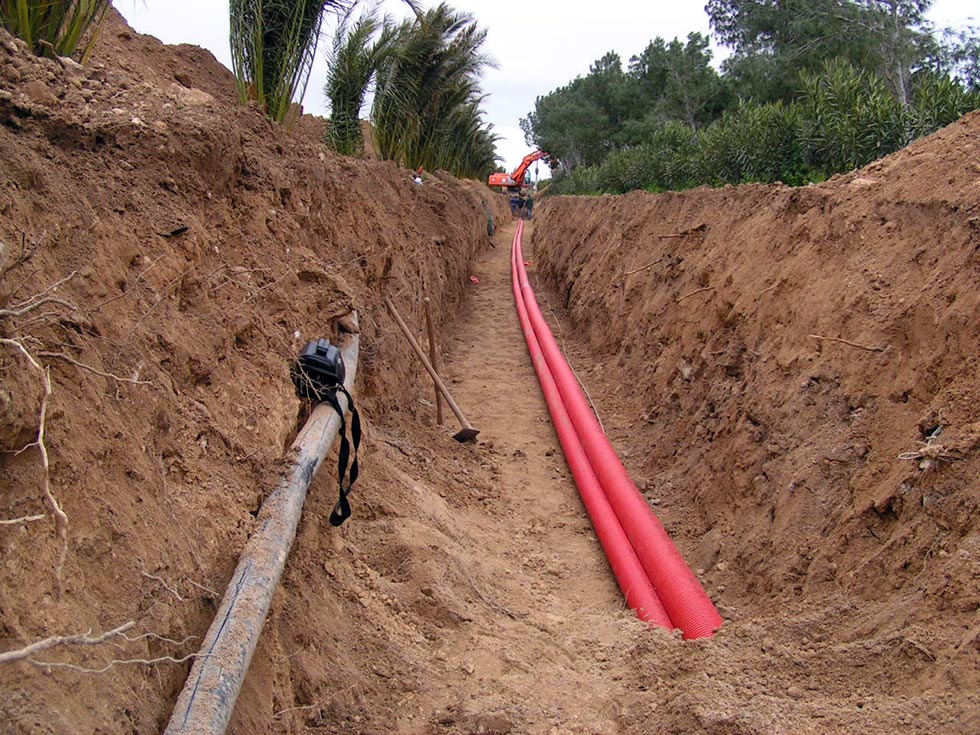 Allacciamento linea elettrica con giunture in unica pezzatura Allacciamento linea elettrica con giunture in unica pezzatura