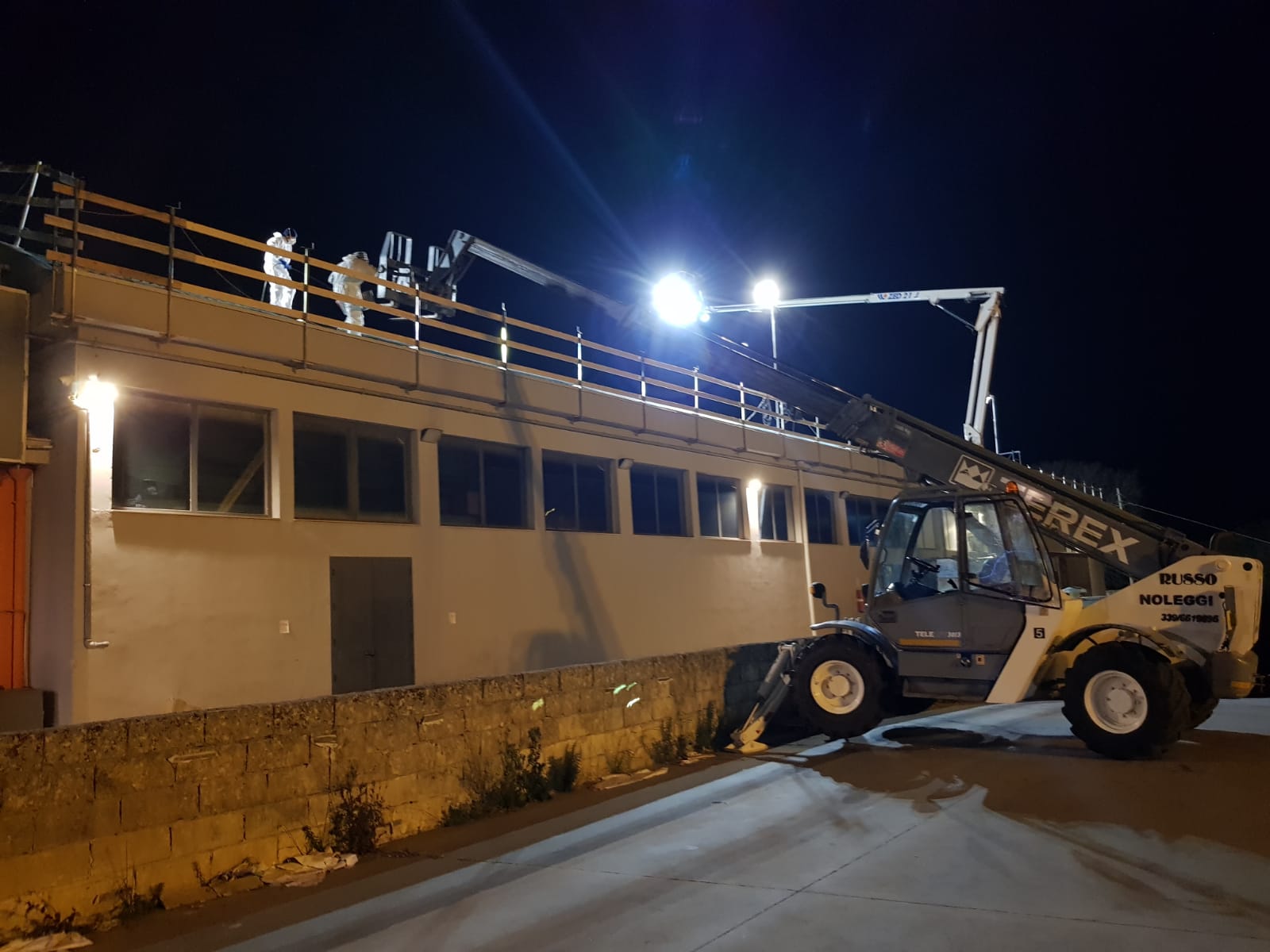 La IMP.EL. di Sicilia dispone di mezzi e attrezzature che impiegano per effettuare interventi di bonifica amianto in tutta sicurezza. La IMP.EL. di Sicilia dispone di mezzi e attrezzature che impiegano per effettuare interventi di bonifica amianto in tutta sicurezza.