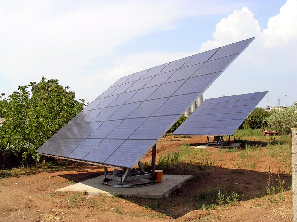 Impianto fotovoltaico ad inseguimento a doppio asse