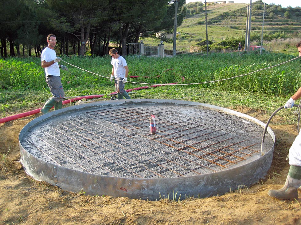 Preparazione della struttura di sostegno dell'impianto fotovoltaico