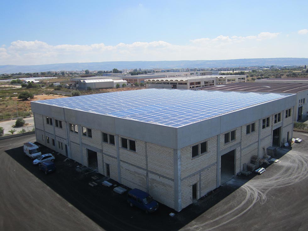 Copertura industriale con impianto fotovoltaico
