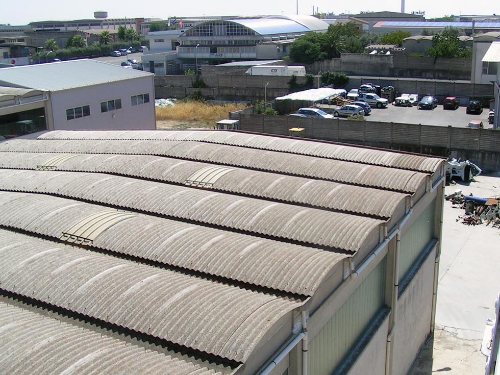 Smaltimento amianto dalla copertura Smaltimento amianto dalla copertura