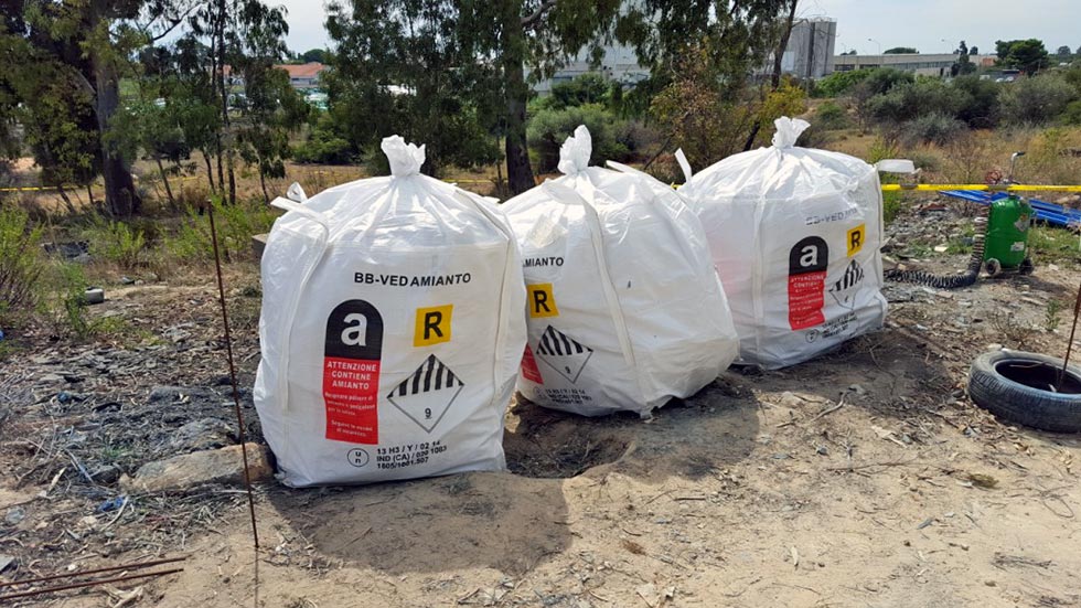 Bonifica di una discarica abusiva a Vittoria (RG) Bonifica di una discarica abusiva a Vittoria (RG)