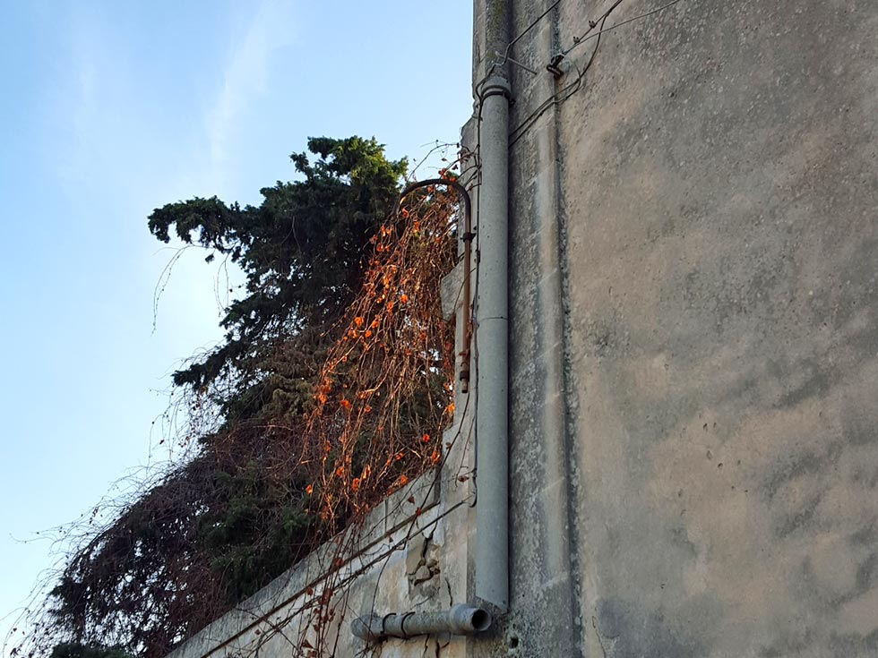 Bonifica e smaltimento grondaie e pluviali in eternit Bonifica e smaltimento grondaie e pluviali in eternit