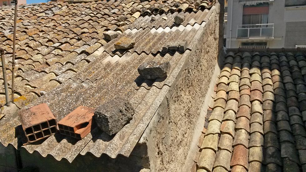 Smaltimento copertura di lastre rette in cemento amianto Smaltimento copertura di lastre rette in cemento amianto